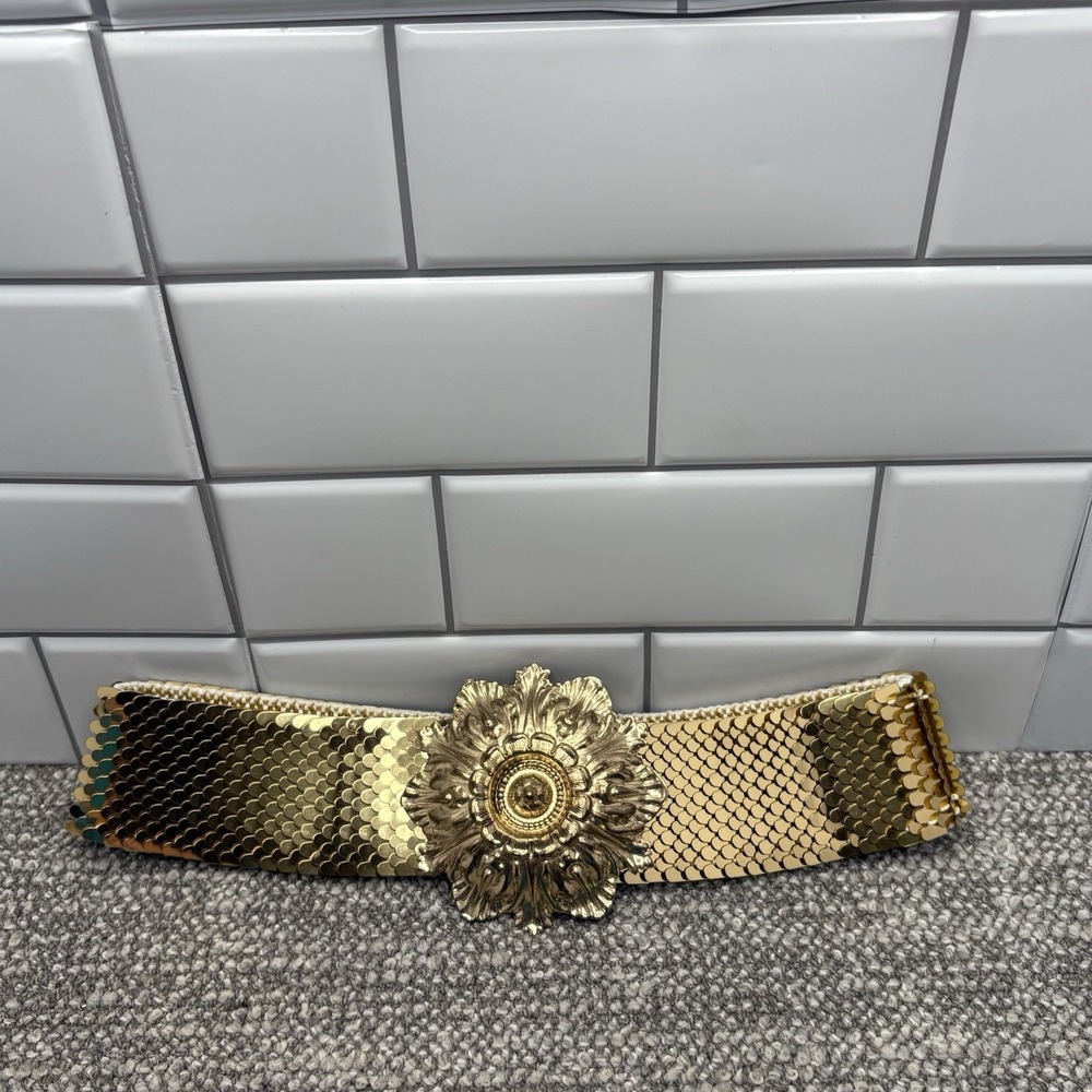 Women Belt Elastic Textured Large Golden Color Clasp Wide VTG Castle H18 - Picture 2 of 14
